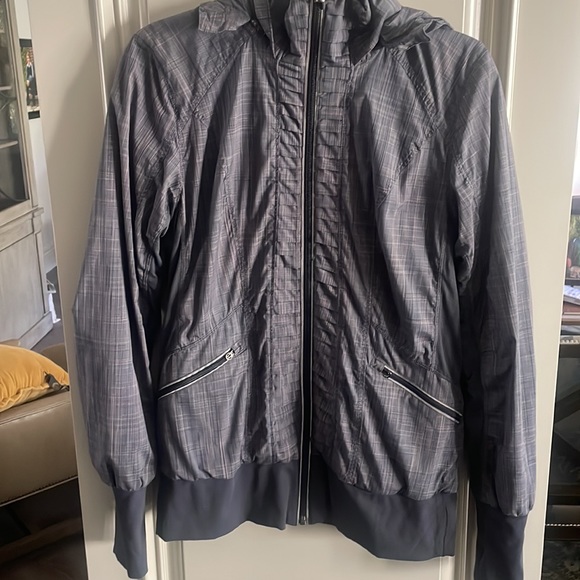 Lululemon back on track jacket in coal pig pink shale stripe sz 10 - Picture 5 of 7